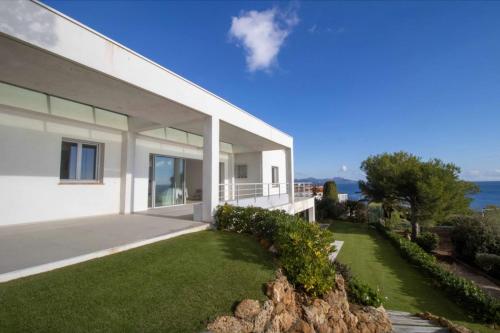 Fotografia z galérie ubytovania Beautiful house with pool 3 terraces and garden v destinácii Fréjus