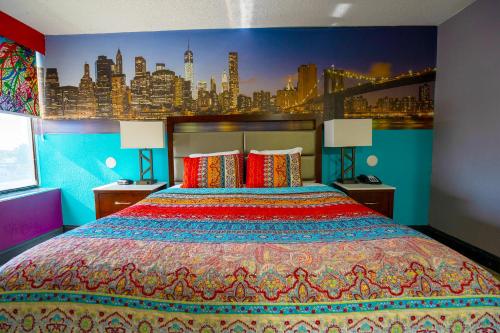 Philly Inn & Suites Image