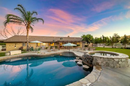 20 PCNT OFF MAY - Close to Wineries - 4 BR Family Ranch Home W Pool, Spa, Stunning Views