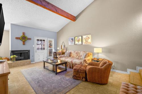 Charming Westside Home - Great Long Term – Photos 3