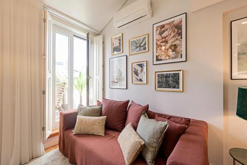 Bonfim Elegant Duplex w/ AC by LovelyStay