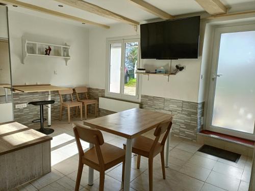 Un bel appartement rez jardin parking gratuit