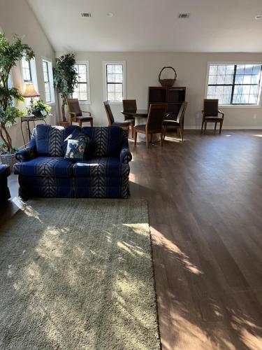 Mini Cabin LLC – Photos 4