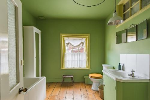 Vonios kambarys apgyvendinimo įstaigoje Craythornes by Bloom Stays
