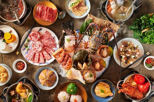 ホテルの敷地内または近くでの食事または食べ物