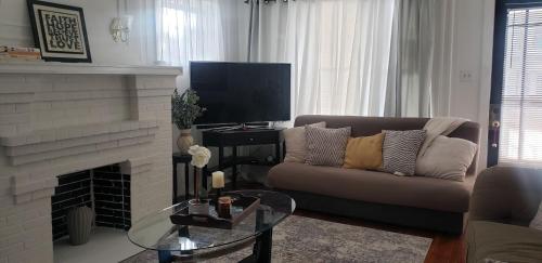 Cozy & Entire Unit – Photos 3