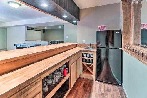 Dapur atau dapur kecil di The Toasted Marshmallow Mt Jackson Retreat!