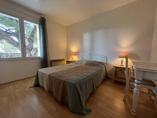 Postel nebo postele na pokoji v ubytování Maison Le Grand-Village-Plage, 5 pièces, 10 personnes - FR-1-246A-153