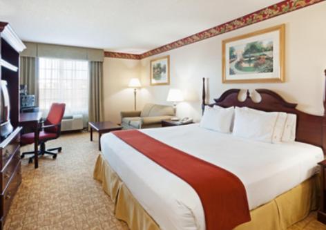 Ένα ή περισσότερα κρεβάτια σε δωμάτιο στο Holiday Inn Express Winston-Salem by IHG