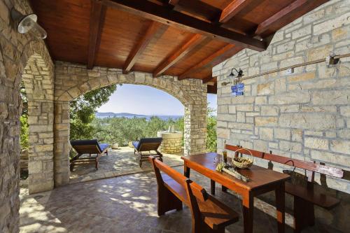 Patio nebo venkovní prostory v ubytování Stone House San Pelegrin