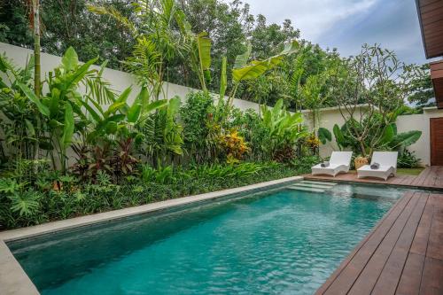 Bazén v ubytování Villa Pulau I, 1BR Luxury Private Villa with Pool in North of Bali, Pemuteran, within Walking Distance to a Wild Beach nebo v jeho okolí