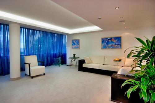 Ruang duduk di Dodo Beach Hotel