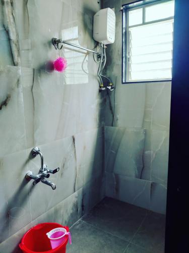 Un baño de Shiv- Vatsalya Homestay