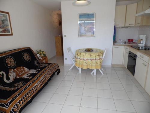 Photo de la galerie de l'établissement Appartement 2 pièces avec piscine et parking - FR-1-326-478, à Marseillan