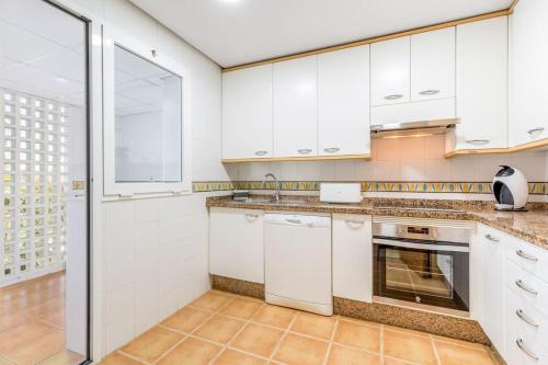Luxury Beachside 3BR apartment !