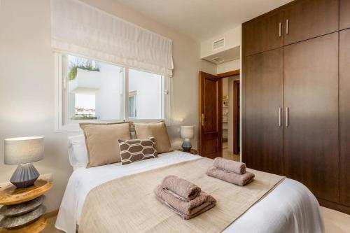 Luxury Beachside 3BR apartment !