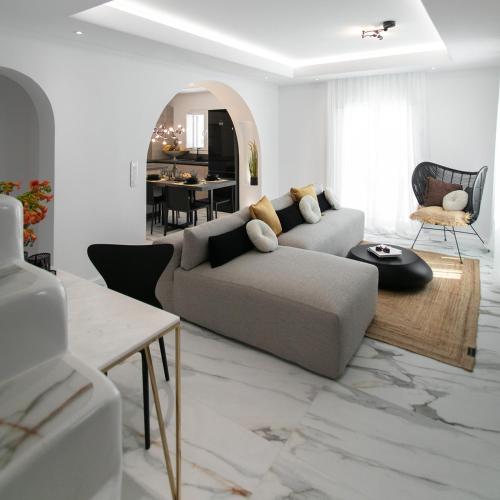 Posezení v ubytování WOW Panoramic View Deluxe Villas