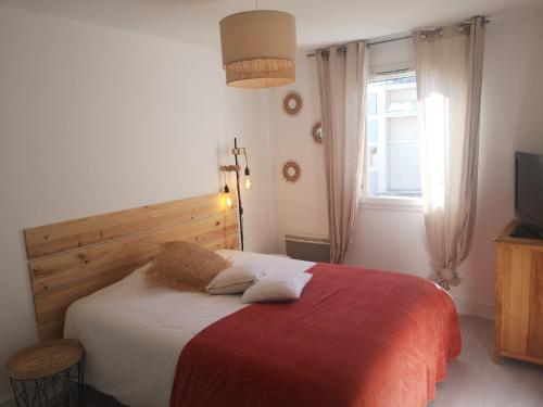 מיטה או מיטות בחדר ב-T2 tout neuf avec Parking à 10km d'Aix et Marseille