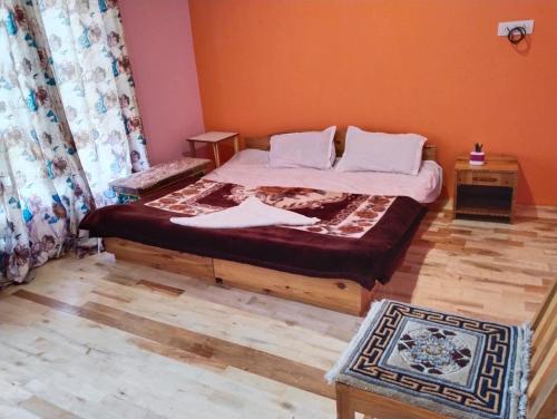 Katil atau katil-katil dalam bilik di Stanzin Home Stay