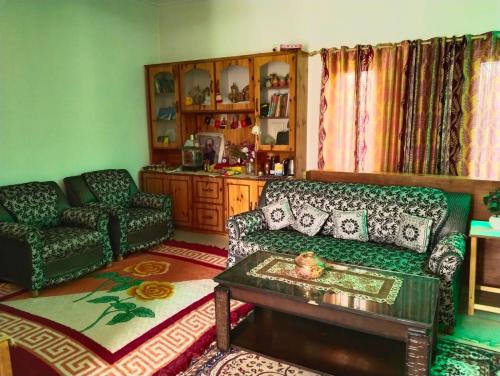 Ruang duduk di Stanzin Home Stay