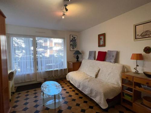 Posteľ alebo postele v izbe v ubytovaní Appartement T2 Bis avec Balcon, Piscine et Tennis - Aix-les-Bains - FR-1-555-78