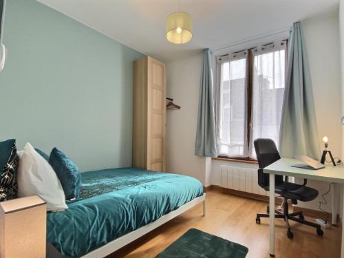 Posteľ alebo postele v izbe v ubytovaní Charmant T3 Centre ville - Cozy Houses
