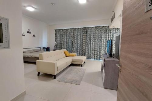 Fresh Studio apt in a New Complex – Mirdif Hills Avenue