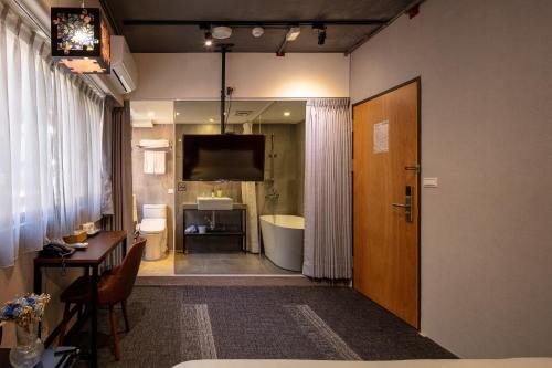 Koupelna v ubytování Cho Hotel 3