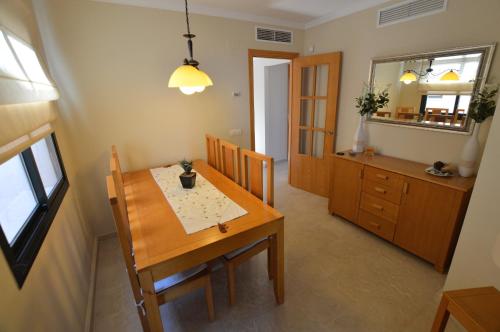 Kuchyňa alebo kuchynka v ubytovaní Sun Hill Los Pacos 2 Bed Apt
