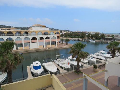 Photo de la galerie de l'établissement Studio rénové avec vue marina, loggia, parking sécurisé - FR-1-472-135, à Sète