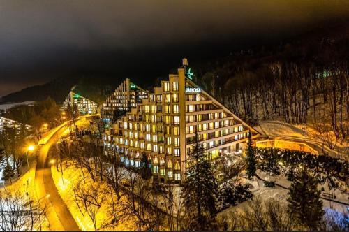 Ein allgemeiner Bergblick oder ein Berglick von des Hotels aus