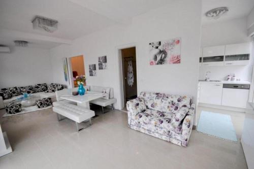 Η κουζίνα ή μικρή κουζίνα στο Holiday Home M