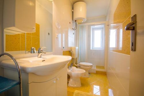 Bilik mandi di Apartment Bencic