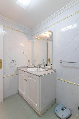797 HOLIDAY RENTALS - Piso para 4 con amplia terraza al jardin y al mar