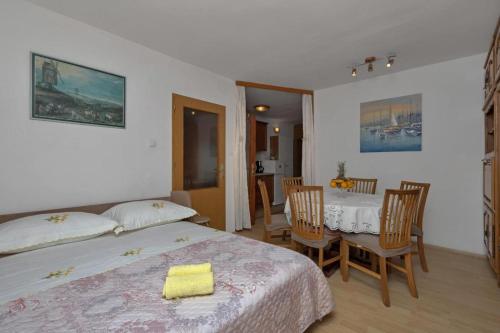 Posteľ alebo postele v izbe v ubytovaní Sun and Sea 3-2 apartment