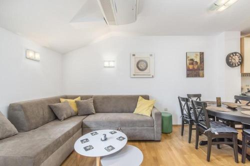 Apartment Matea