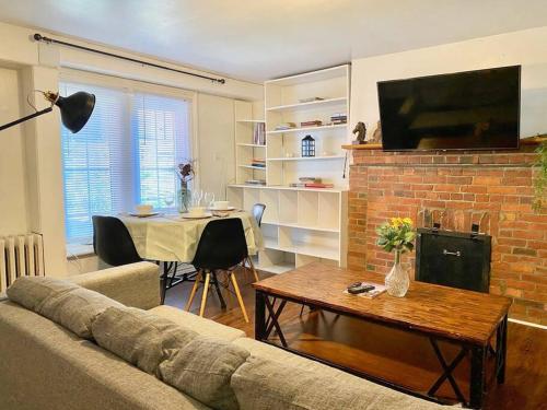 236 Work From Home Ready Downtown Apt W Parking