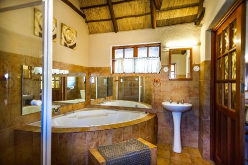Ett badrum på Bolivia Lodge