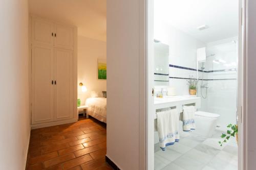 Et badeværelse på Corral del Conde