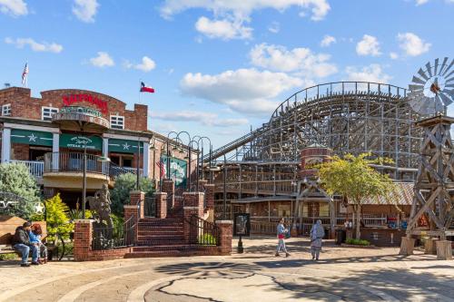 a roller coaster at a theme park at Seabrook 3BR Near Kemah Boardwalk, El Jardin Beach in Seabrook