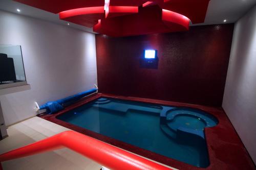 Motel Viaの敷地内または近くにあるプール