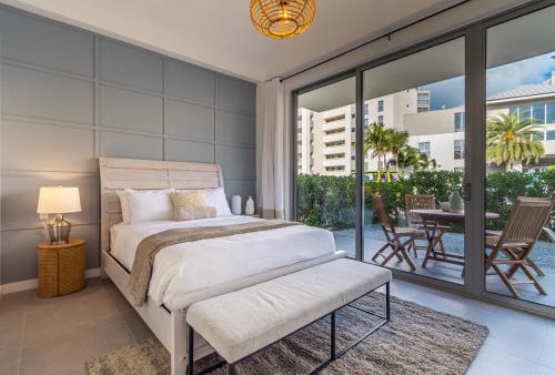  Villa5 - Peace of Heaven Villa in Aruba -  Room  picture :   Tea/Coffee maker    TV    Air conditioning                           