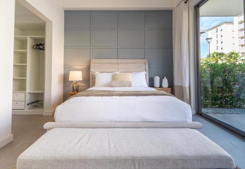  Villa5 - Peace of Heaven Villa in Aruba -  Room  picture :   Tea/Coffee maker    TV    Air conditioning                           