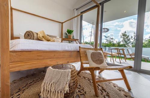  Villa5 - Peace of Heaven Villa in Aruba -  Room  picture :   Tea/Coffee maker    TV    Air conditioning                           