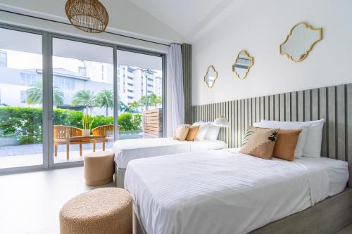  Villa5 - Peace of Heaven Villa in Aruba -  Room  picture :   Tea/Coffee maker    TV    Air conditioning                           