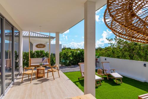  Villa5 - Peace of Heaven Villa in Aruba -  Room  picture :   Tea/Coffee maker    TV    Air conditioning                           