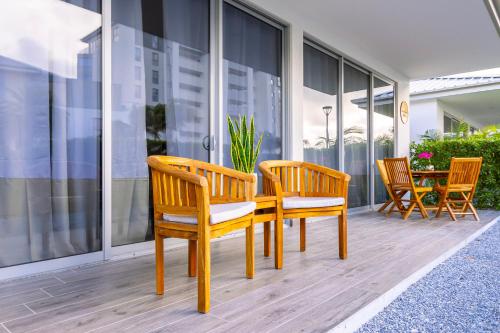  Villa5 - Peace of Heaven Villa in Aruba -  Room  picture :   Tea/Coffee maker    TV    Air conditioning                           