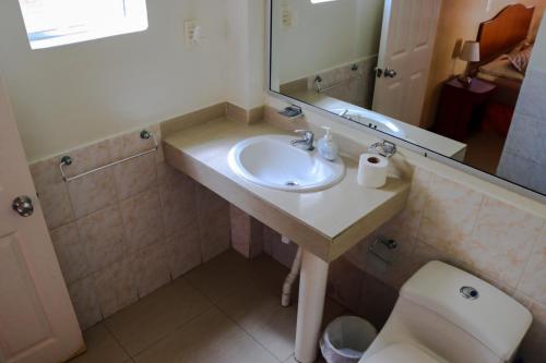 Koupelna v ubytování Hotel Galvarino