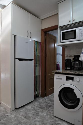 Cozy apartment just 8 min walk from the beach!