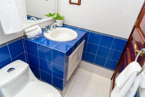 Bagno di Magnifica Villa Palmeras luxurious 4 Br 6 Bds 4 Ba private pool lagoon front super fast Wifi